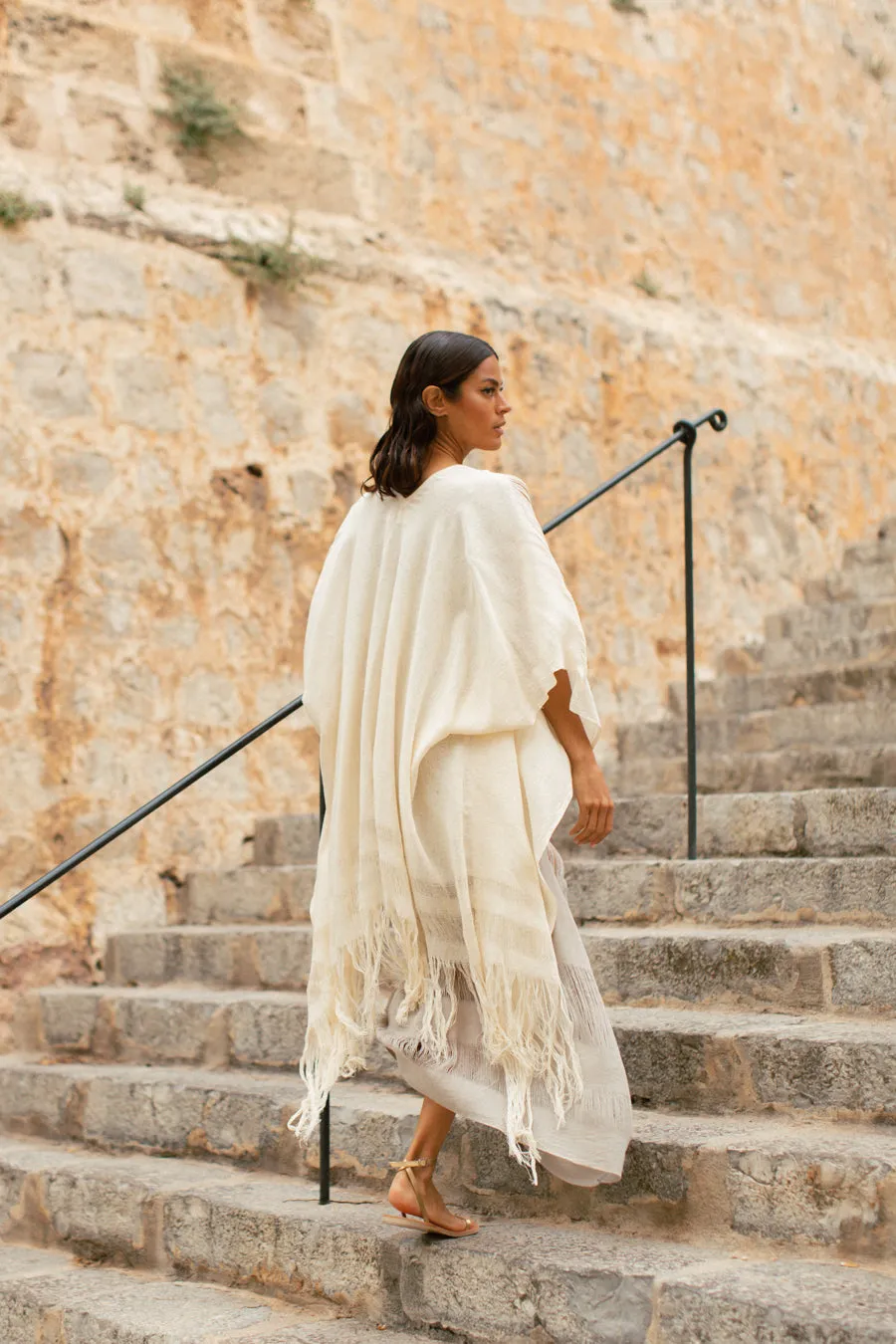 ACE OF WIND RAW SILK CAPE IVORY