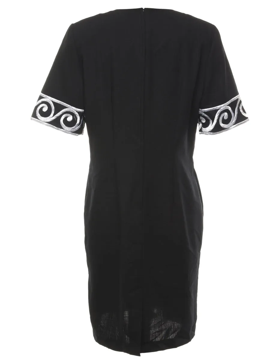 Embroidered Monochrome Dress - M
