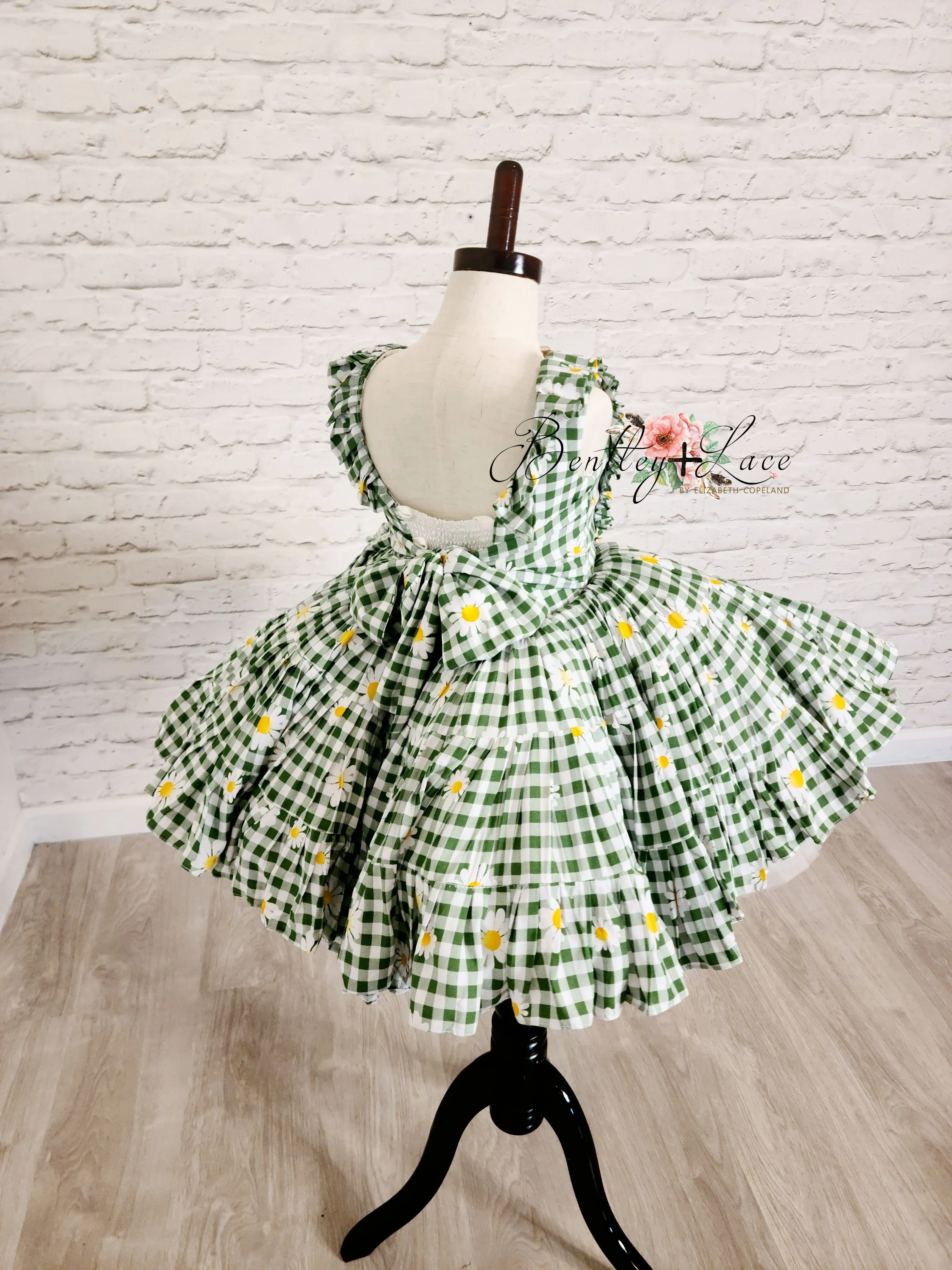 "Blooming Spring in Green" Vintage Petal Ruffles (4 Year-Petite 5 Year)