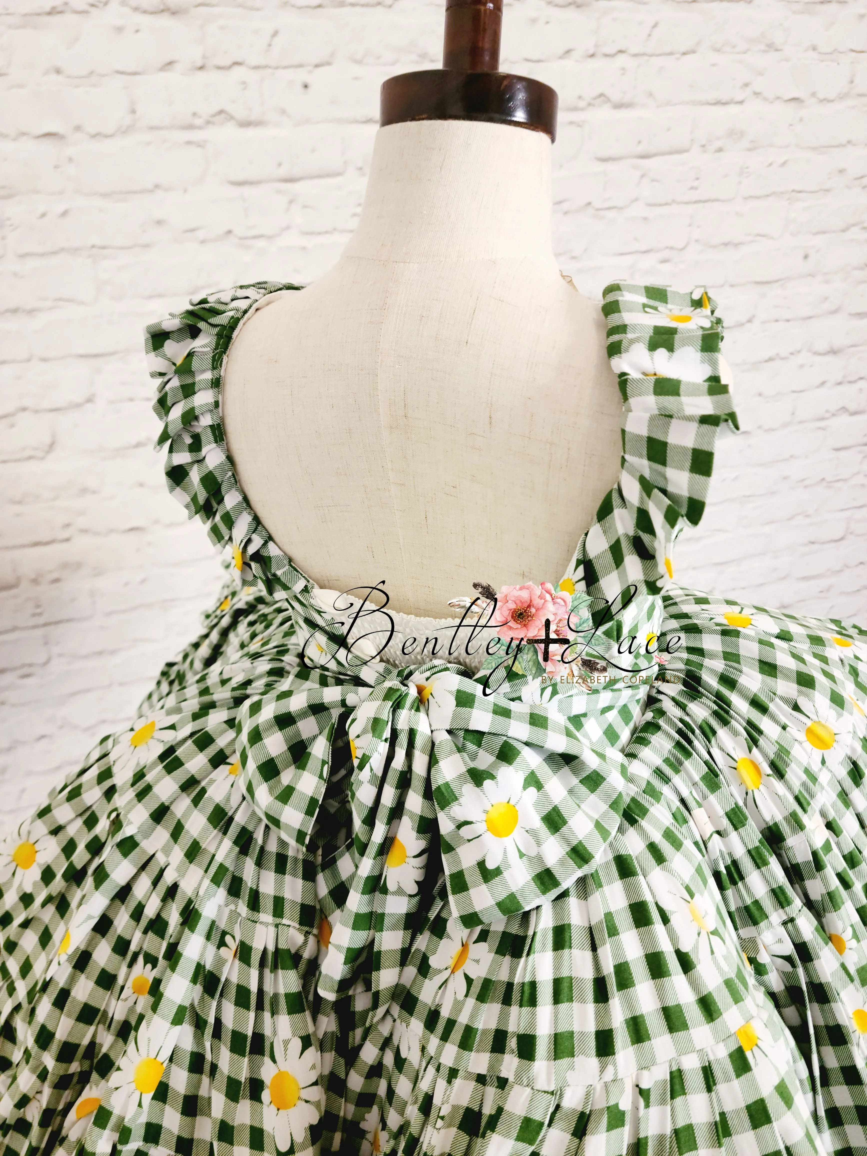 "Blooming Spring in Green" Vintage Petal Ruffles (4 Year-Petite 5 Year)