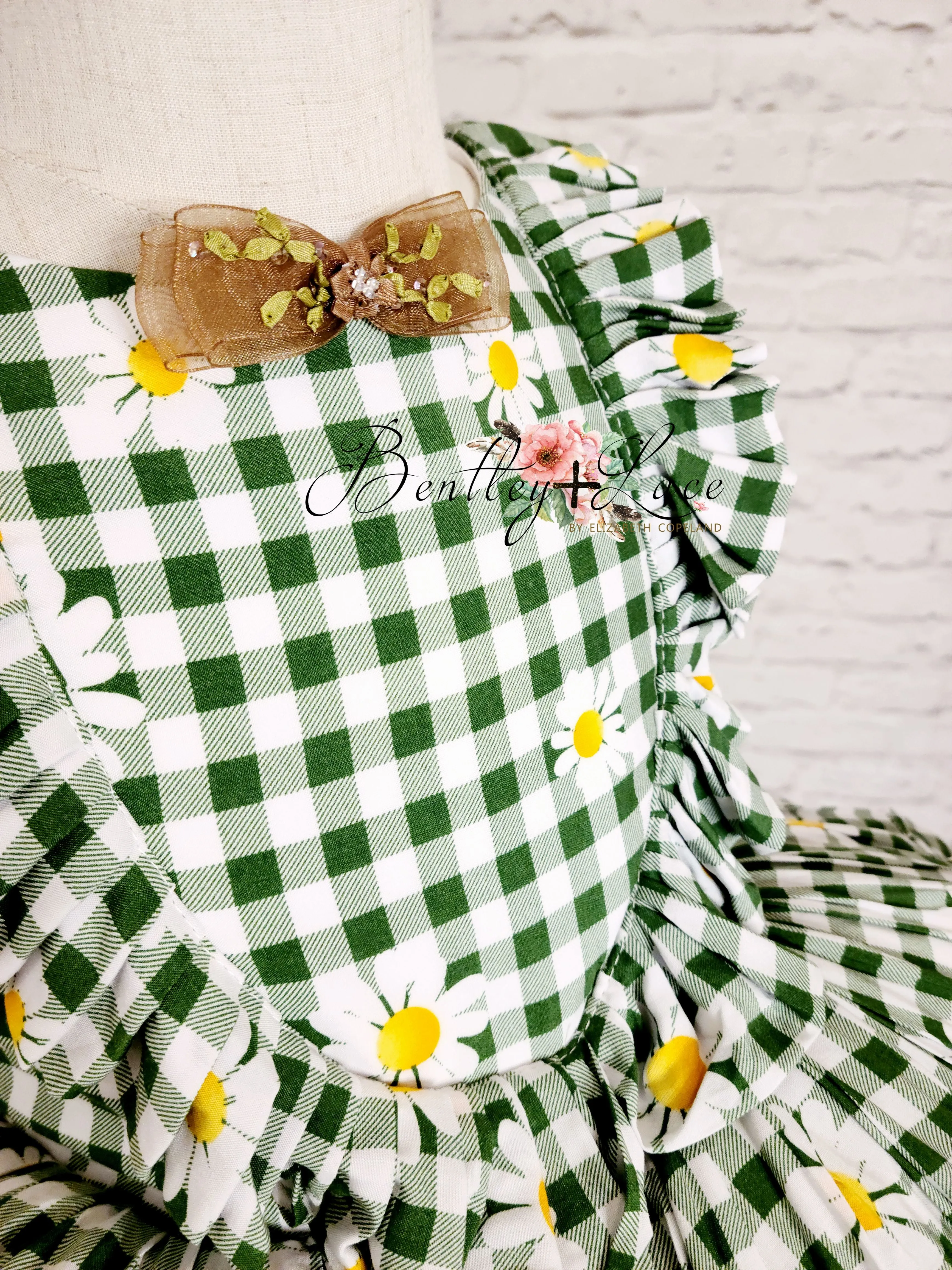 "Blooming Spring in Green" Vintage Petal Ruffles (4 Year-Petite 5 Year)