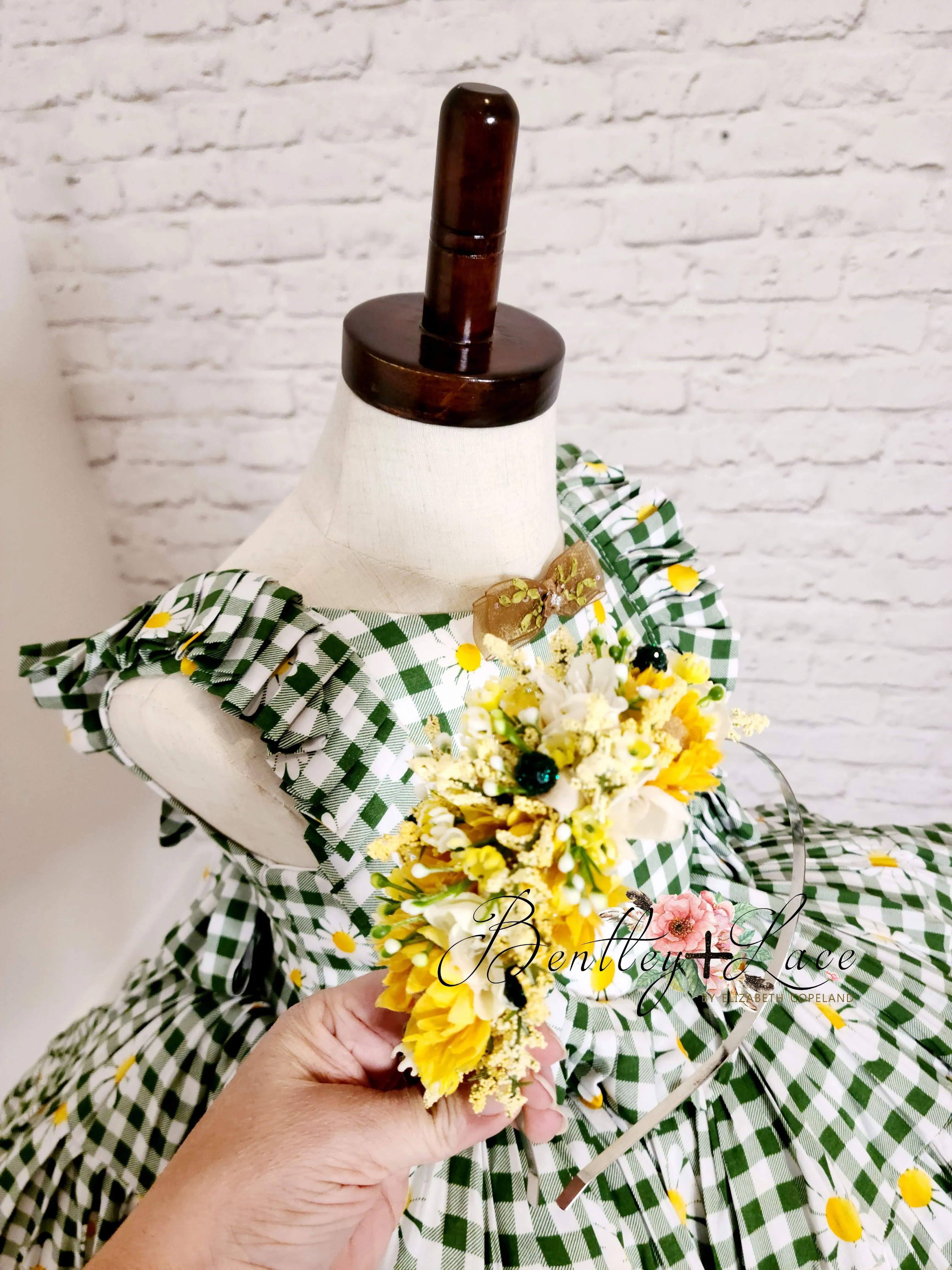 "Blooming Spring in Green" Vintage Petal Ruffles (4 Year-Petite 5 Year)