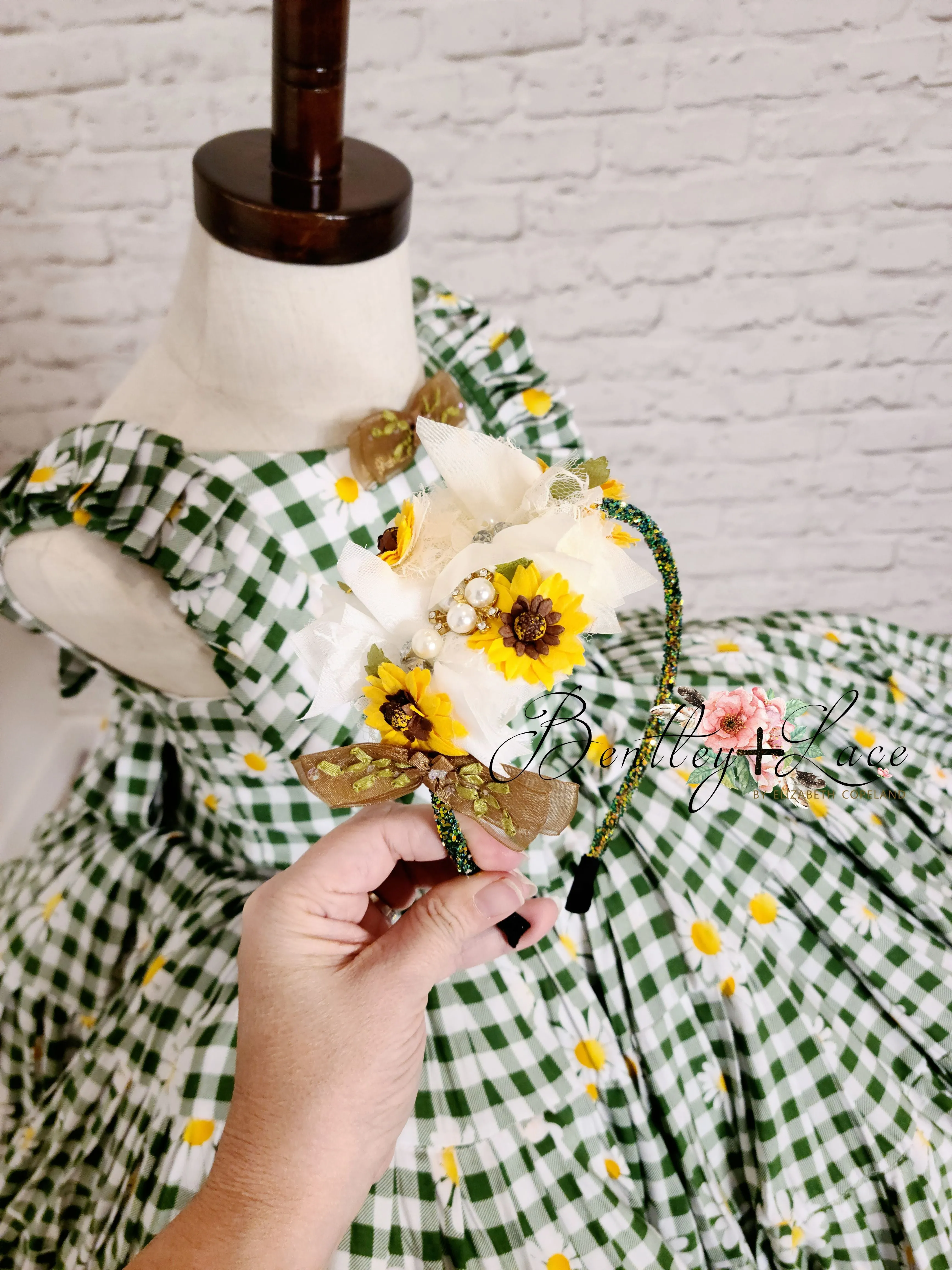 "Blooming Spring in Green" Vintage Petal Ruffles (4 Year-Petite 5 Year)