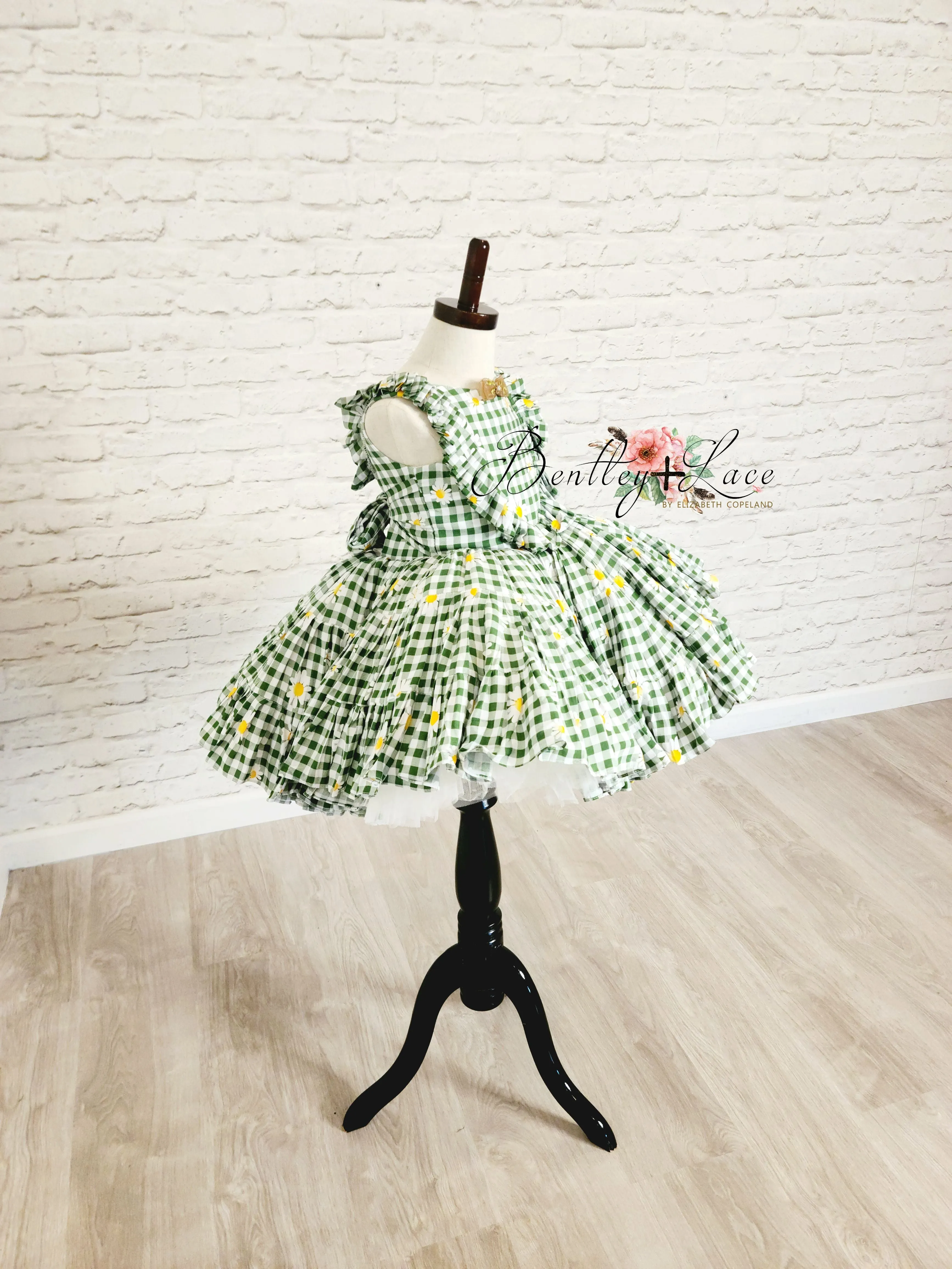 "Blooming Spring in Green" Vintage Petal Ruffles (4 Year-Petite 5 Year)