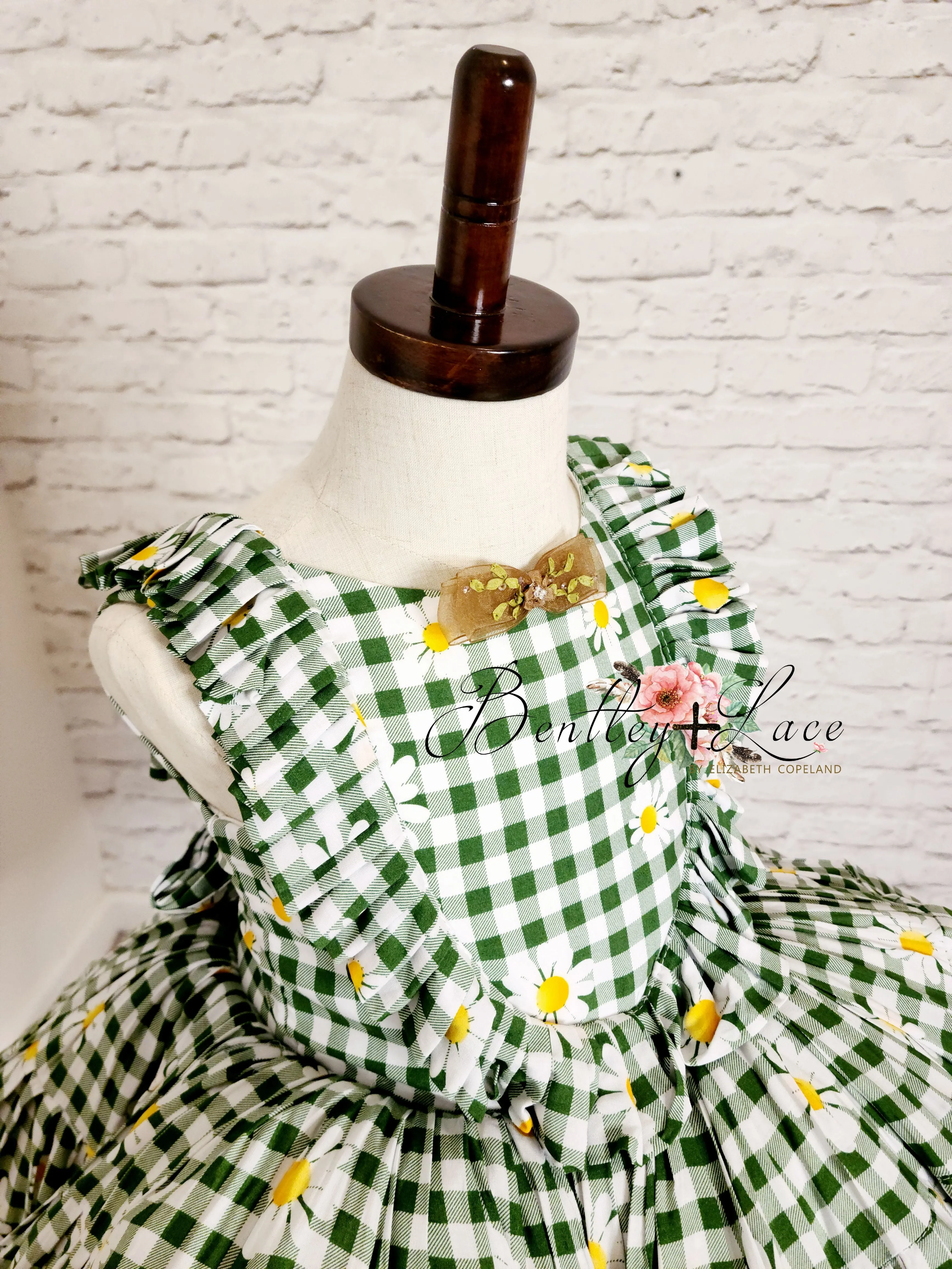 "Blooming Spring in Green" Vintage Petal Ruffles (4 Year-Petite 5 Year)
